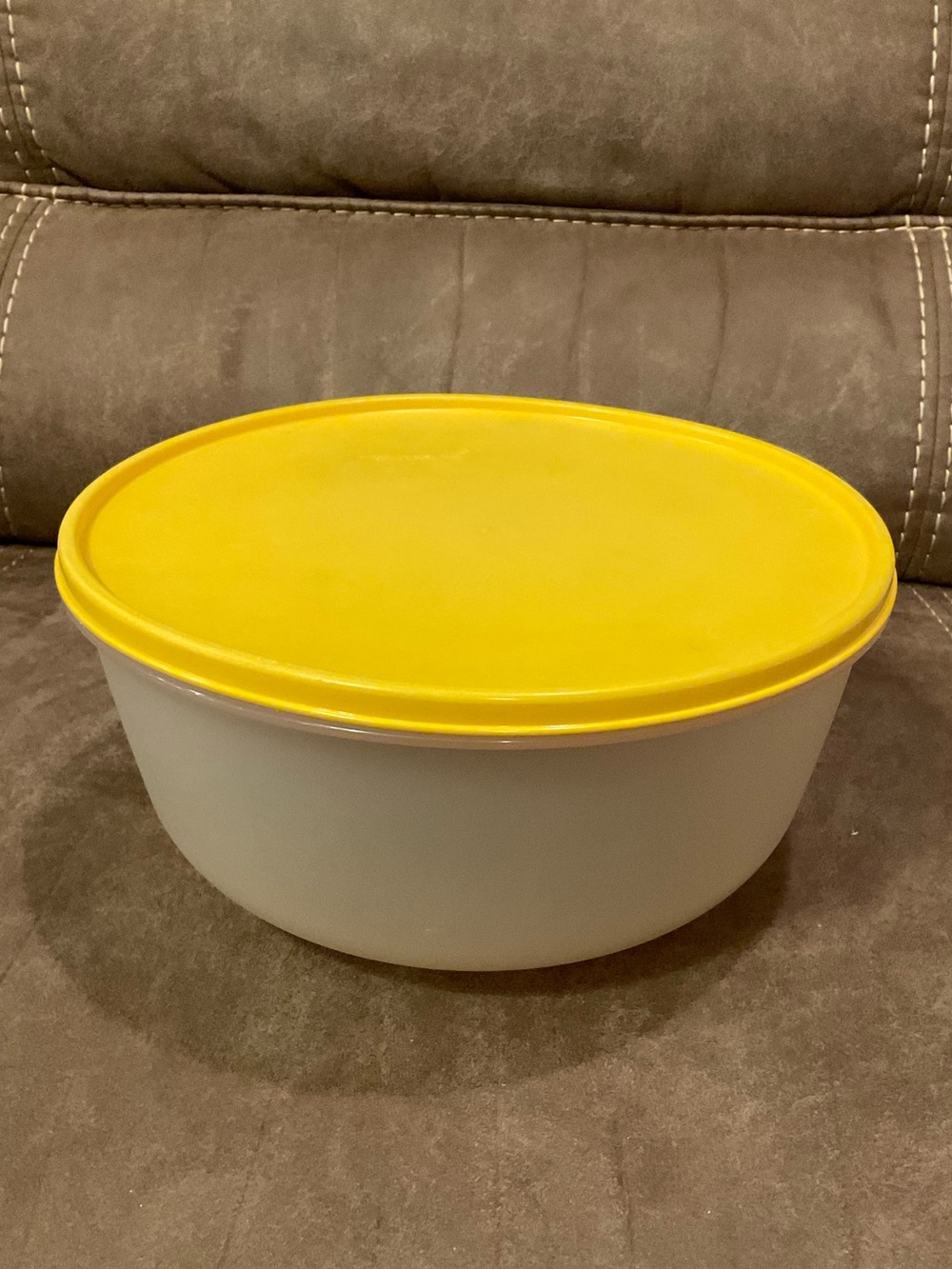 Vintage Yellow Orangeish Tupperware 10"